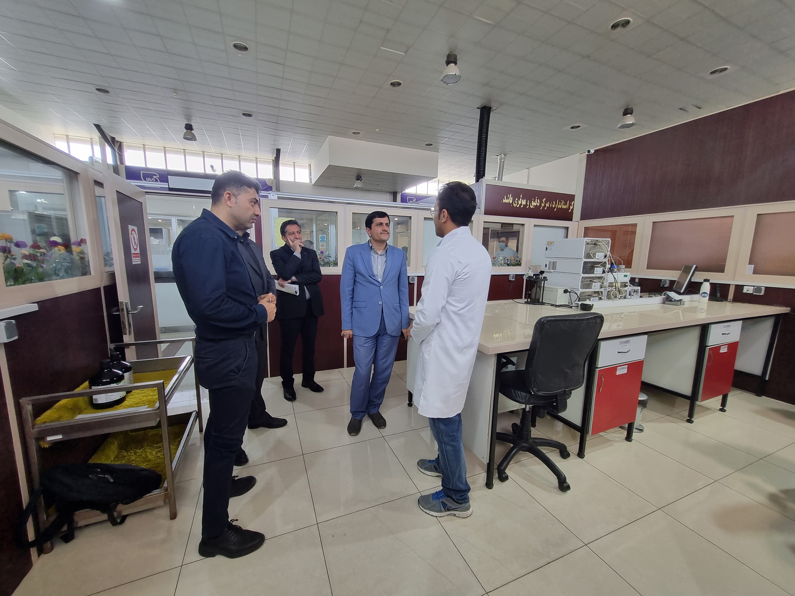 Supervisor of Legal Affairs, Contracts, and Real Estate Management of Kish Free Zone Organization's Visit to Behine Azma KishLaboratory Complex