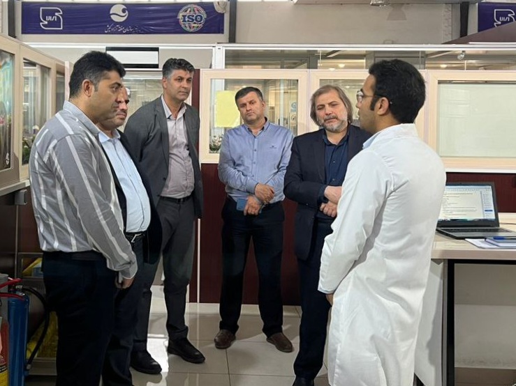 Supervisor of the Deputy of Development Management of Kish Free Zone Organization's Visit to Kish Standard, Food, and Drug Laboratories